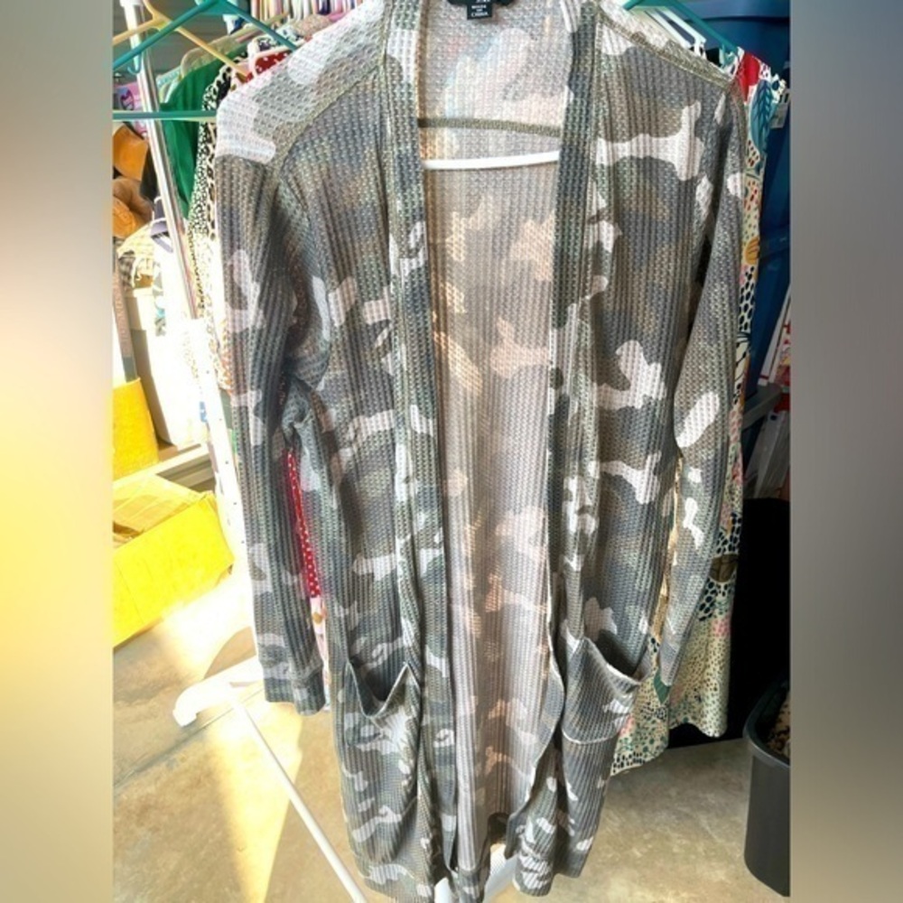 Stitch & Star Camo Cardigan Size Large